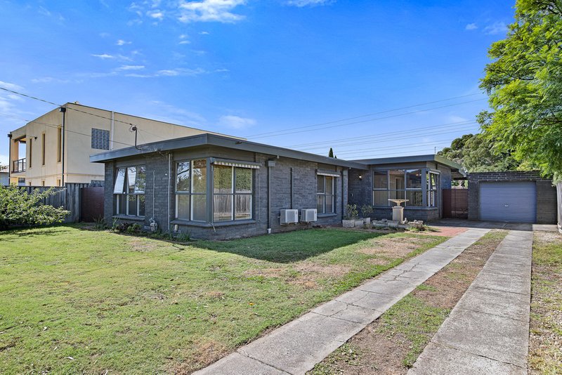 Photo - 13 Koonalda Avenue, Glen Waverley VIC 3150 - Image 13