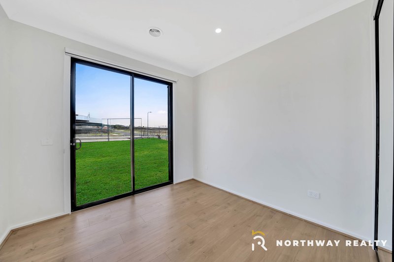 Photo - 13 Koora Drive, Sunbury VIC 3429 - Image 7