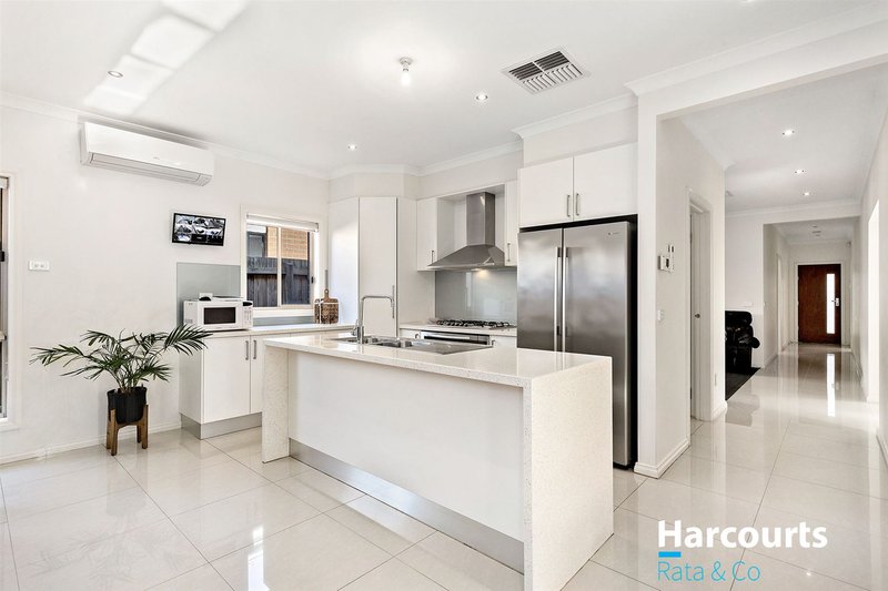 Photo - 13 Koukoura Drive, Epping VIC 3076 - Image 6