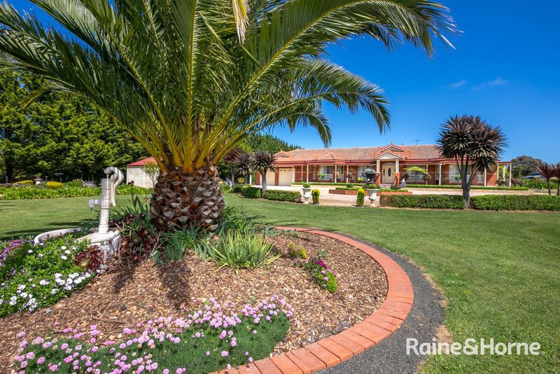 13 Kumbari Court, New Gisborne VIC 3438