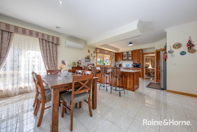 Photo - 13 Kumbari Court, New Gisborne VIC 3438 - Image 12