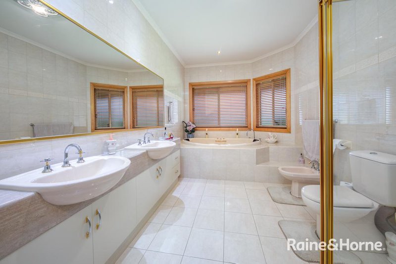 Photo - 13 Kumbari Court, New Gisborne VIC 3438 - Image 15