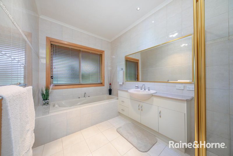 Photo - 13 Kumbari Court, New Gisborne VIC 3438 - Image 16