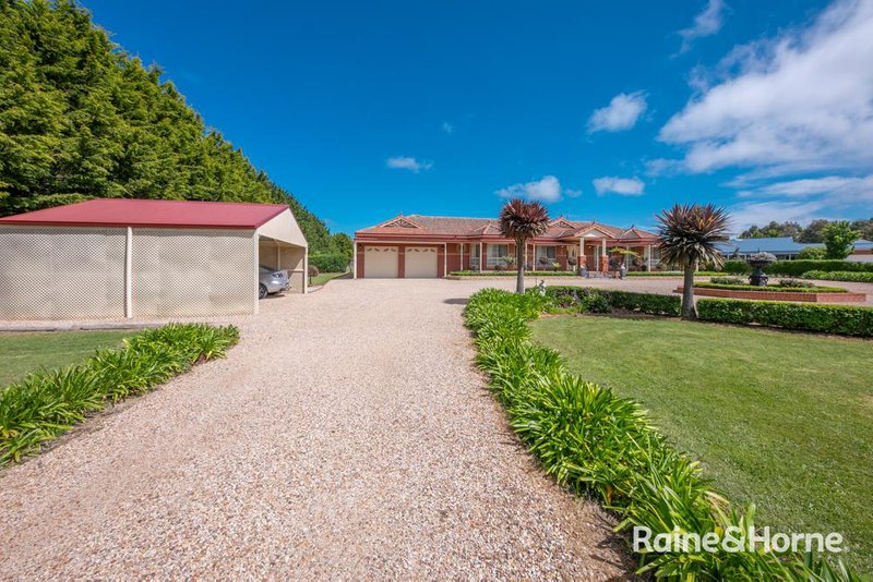 Photo - 13 Kumbari Court, New Gisborne VIC 3438 - Image 19