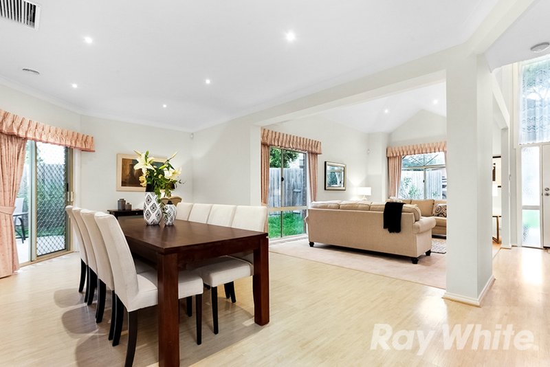 Photo - 1/3 Kwinana Street, Glen Waverley VIC 3150 - Image 4