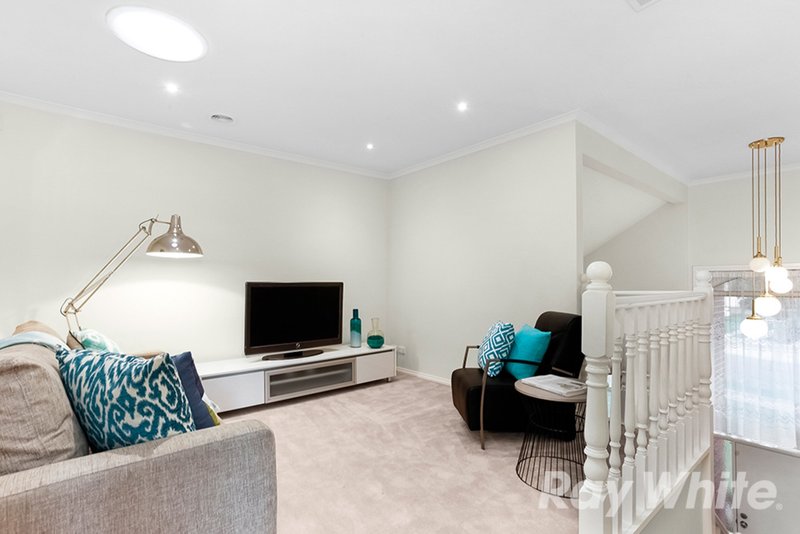 Photo - 1/3 Kwinana Street, Glen Waverley VIC 3150 - Image 7