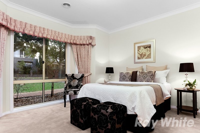 Photo - 1/3 Kwinana Street, Glen Waverley VIC 3150 - Image 8