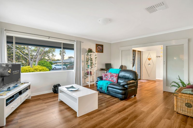 Photo - 13 Laffers Crescent, Reynella SA 5161 - Image 5