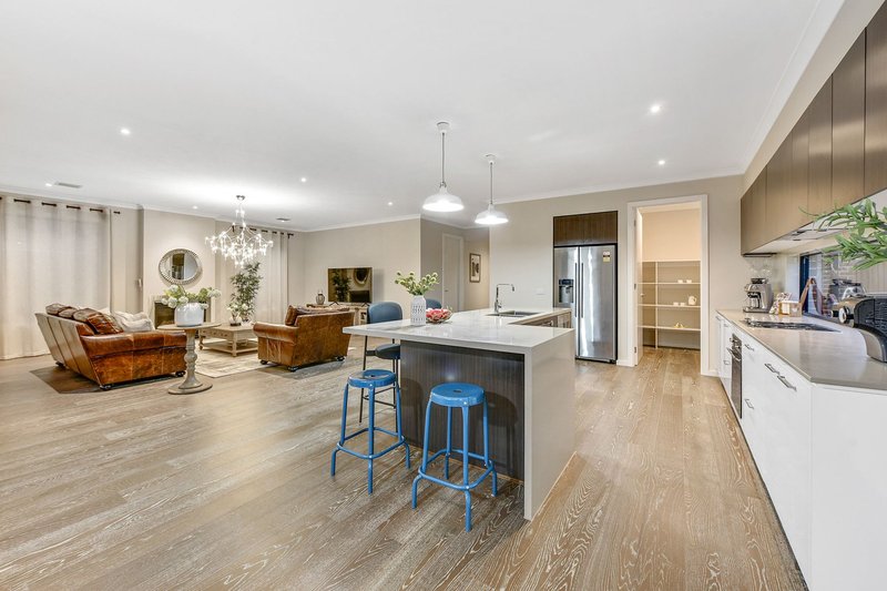 Photo - 13 Lagrange Mews, Keysborough VIC 3173 - Image 6