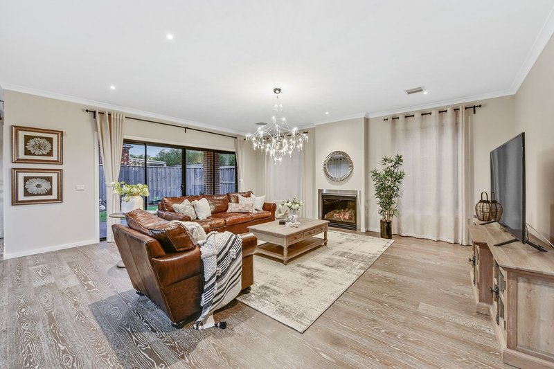 Photo - 13 Lagrange Mews, Keysborough VIC 3173 - Image 8