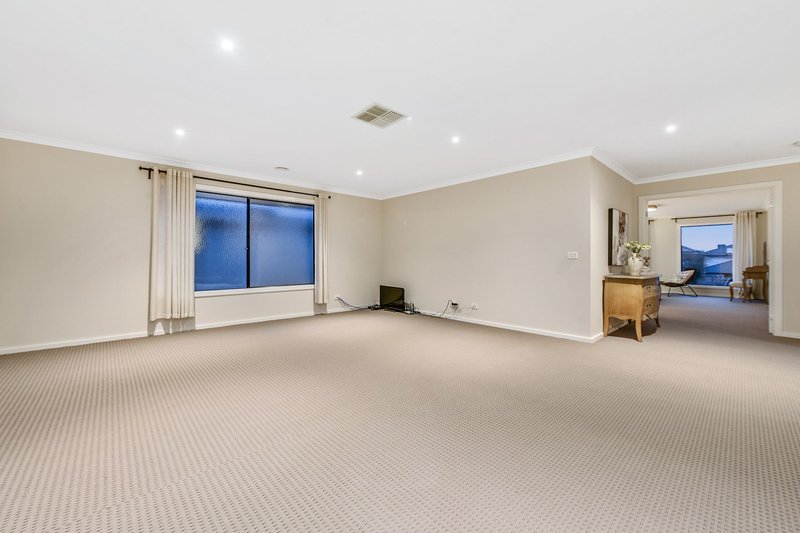 Photo - 13 Lagrange Mews, Keysborough VIC 3173 - Image 11