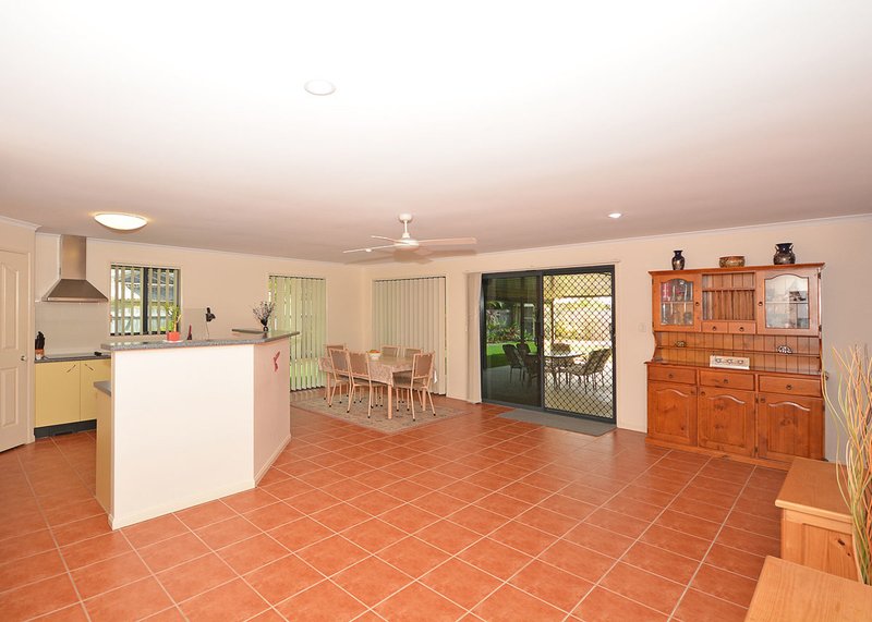 Photo - 13 Lakeridge Drive, Dundowran QLD 4655 - Image 4