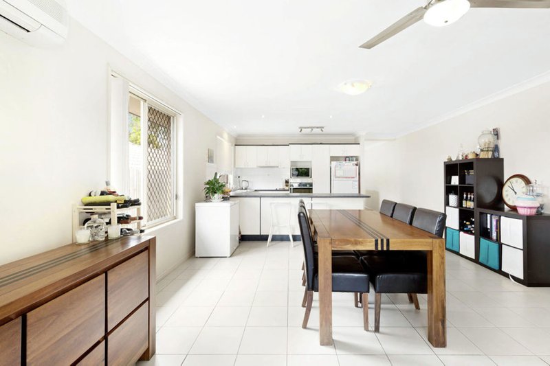 Photo - 13 Lakes Entrance Drive, Springfield Lakes QLD 4300 - Image 5