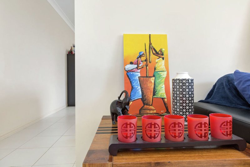 Photo - 13 Lakes Entrance Drive, Springfield Lakes QLD 4300 - Image 7