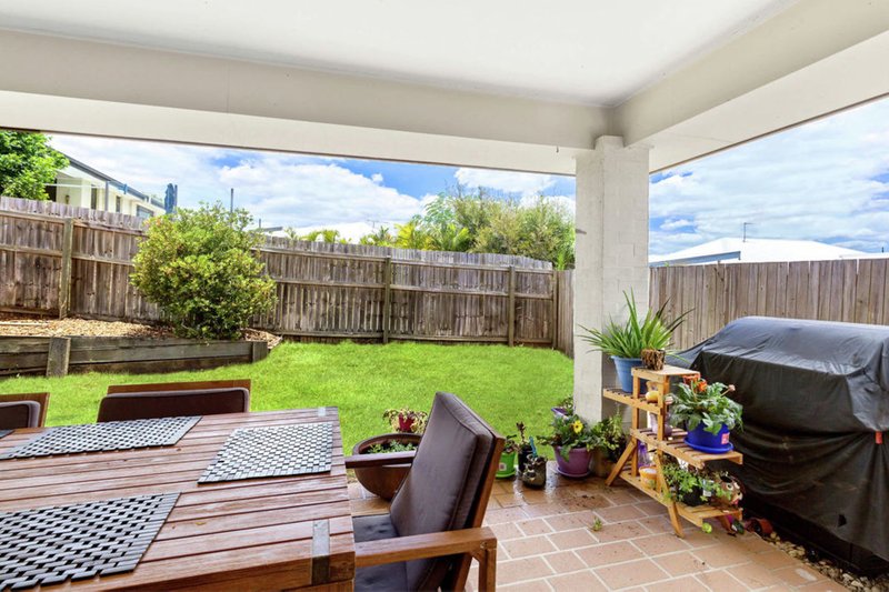 Photo - 13 Lakes Entrance Drive, Springfield Lakes QLD 4300 - Image 9