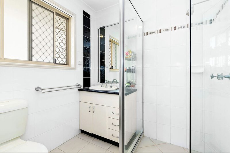 Photo - 13 Lakes Entrance Drive, Springfield Lakes QLD 4300 - Image 11