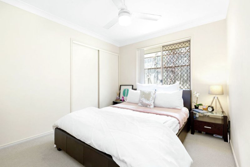 Photo - 13 Lakes Entrance Drive, Springfield Lakes QLD 4300 - Image 12