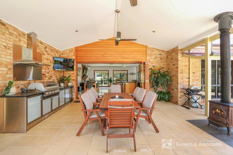 Photo - 13 Lambourn Drive, Wodonga VIC 3690 - Image 3