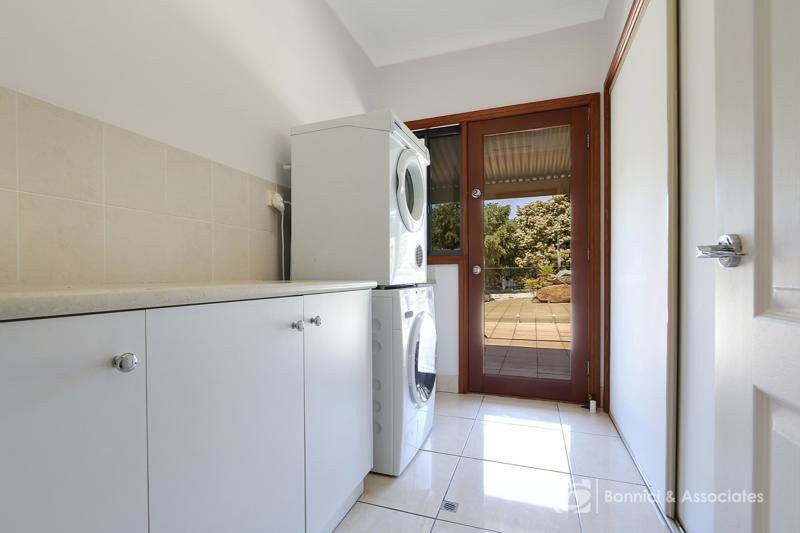 Photo - 13 Lambourn Drive, Wodonga VIC 3690 - Image 18