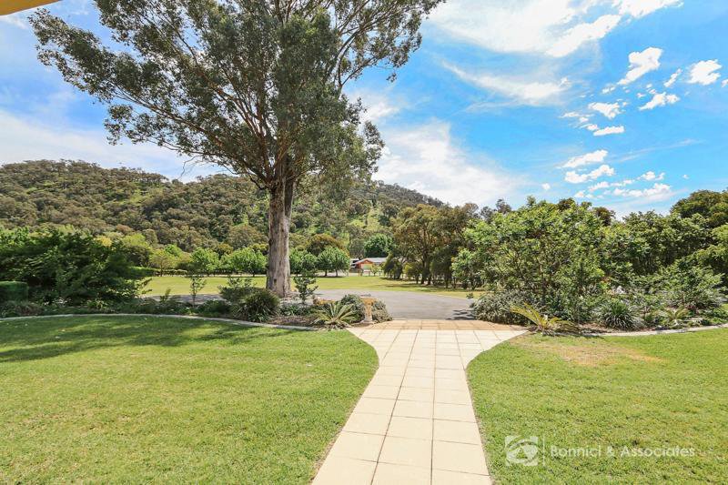 Photo - 13 Lambourn Drive, Wodonga VIC 3690 - Image 25