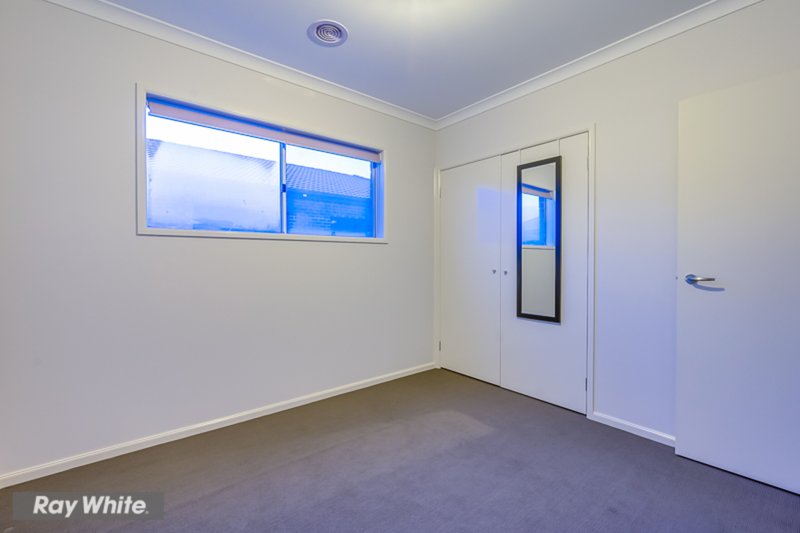 Photo - 13 Lamington Drive, Tarneit VIC 3029 - Image 7