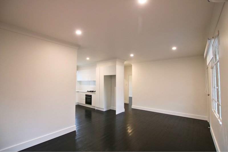 Photo - 13 Lancewood Avenue, Heidelberg West VIC 3081 - Image 5