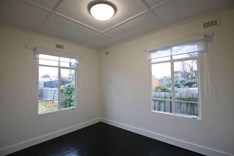 Photo - 13 Lancewood Avenue, Heidelberg West VIC 3081 - Image 7