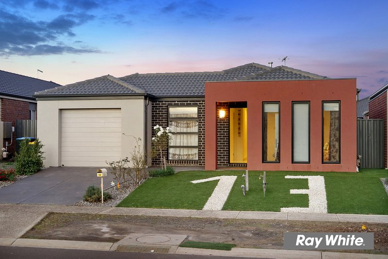 Photo - 13 Lancewood Road, Manor Lakes VIC 3024 - Image 2