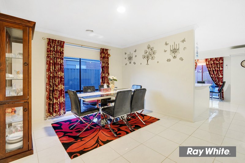 Photo - 13 Lancewood Road, Manor Lakes VIC 3024 - Image 6