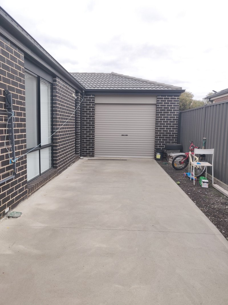 Photo - 13 Lancewood Road, Manor Lakes VIC 3024 - Image 17