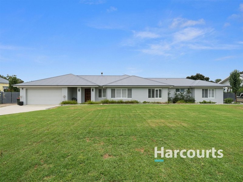 13 Lang Place, Oxley VIC 3678