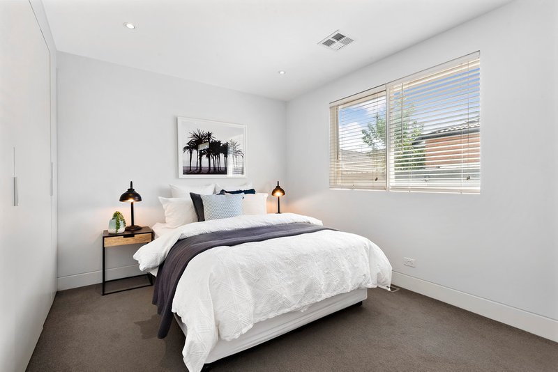 Photo - 1/3 Lanham Street, Oakleigh East VIC 3166 - Image 5