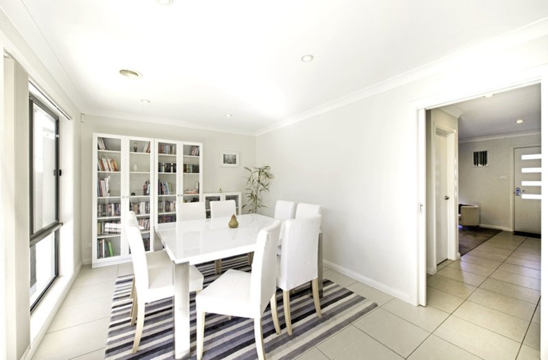 Photo - 13 Lansdown Crescent, Casey ACT 2913 - Image 2