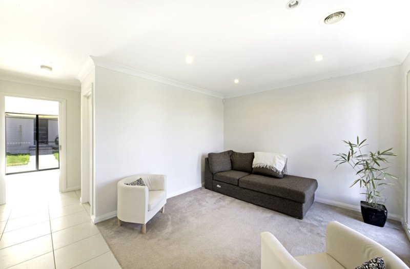 Photo - 13 Lansdown Crescent, Casey ACT 2913 - Image 8