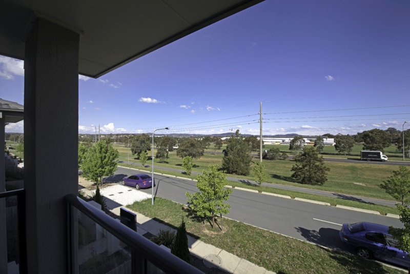 Photo - 13 Lansdown Crescent, Casey ACT 2913 - Image 14