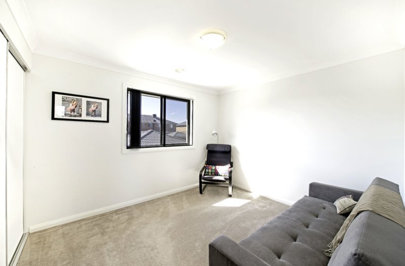 Photo - 13 Lansdown Crescent, Casey ACT 2913 - Image 16