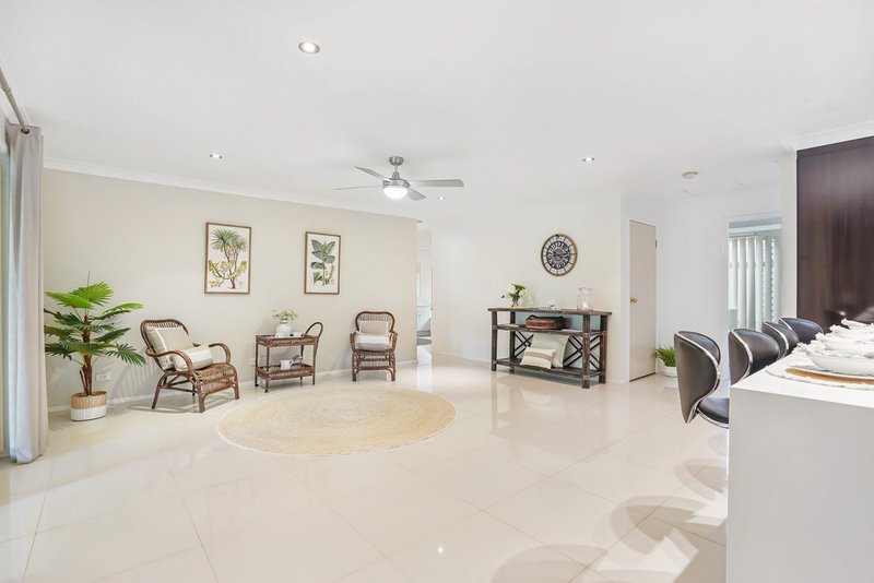 Photo - 13 Larbonya Crescent, Capalaba QLD 4157 - Image 10