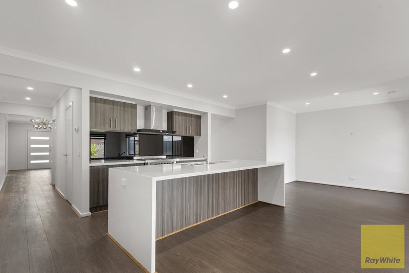 Photo - 13 Larissa Street, Tarneit VIC 3029 - Image 2