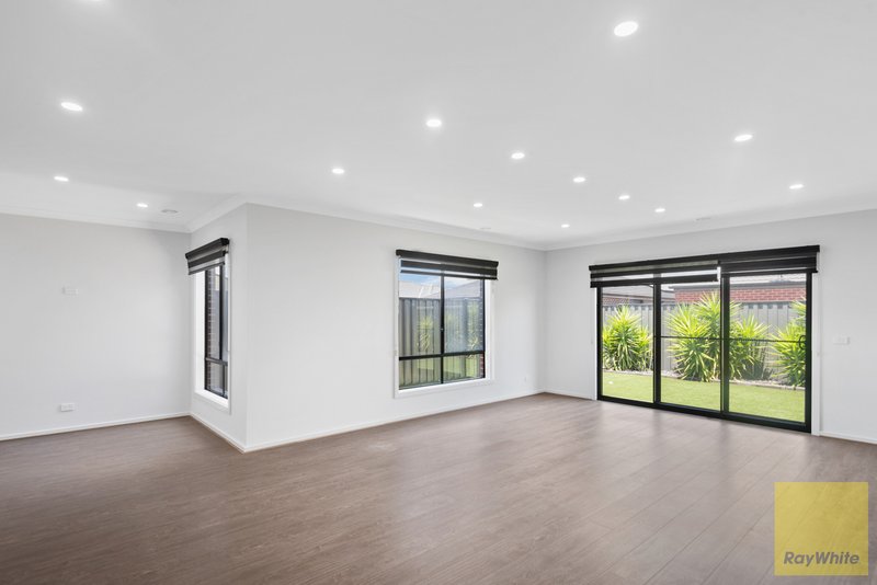 Photo - 13 Larissa Street, Tarneit VIC 3029 - Image 6