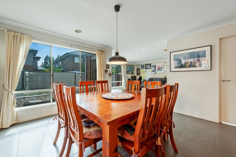 Photo - 13 Lawson Place, Burnside Heights VIC 3023 - Image 6