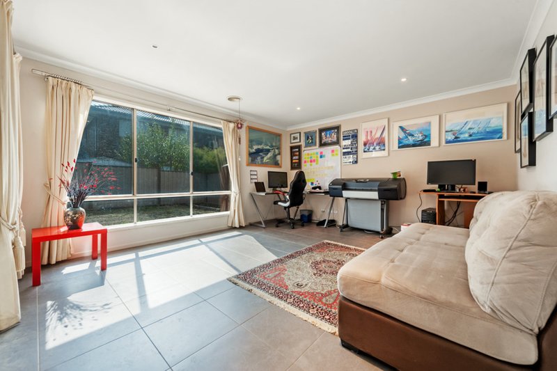 Photo - 13 Lawson Place, Burnside Heights VIC 3023 - Image 10