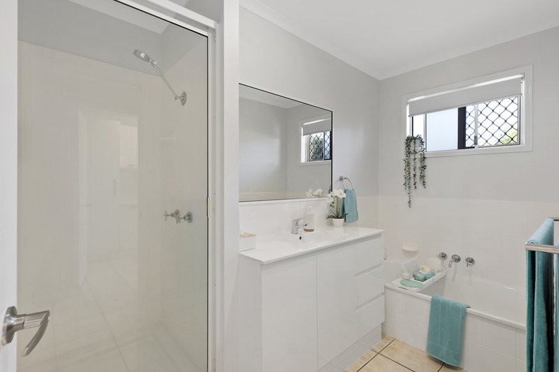 Photo - 13 Leister Court, Bucasia QLD 4750 - Image 23