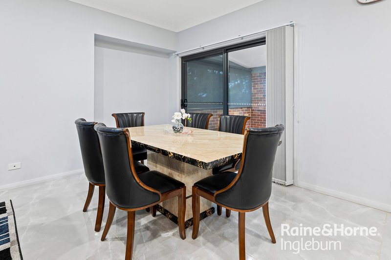 Photo - 13 Lemon Tree Crescent, Minto NSW 2566 - Image 6