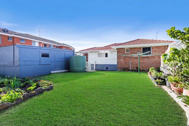 Photo - 13 Lendine Street, Barrack Heights NSW 2528 - Image 9