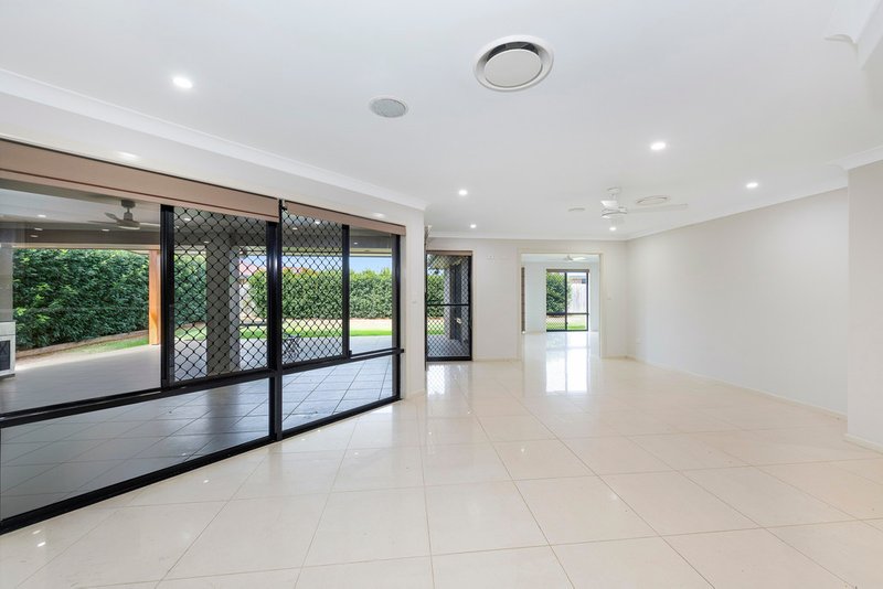 Photo - 13 Leon Place, Coral Cove QLD 4670 - Image 4