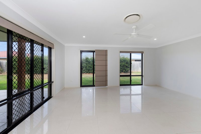 Photo - 13 Leon Place, Coral Cove QLD 4670 - Image 8