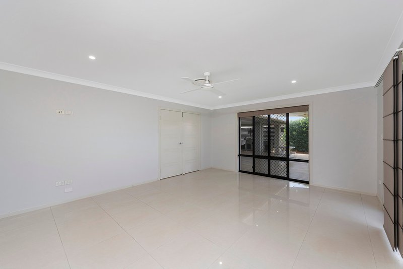 Photo - 13 Leon Place, Coral Cove QLD 4670 - Image 9