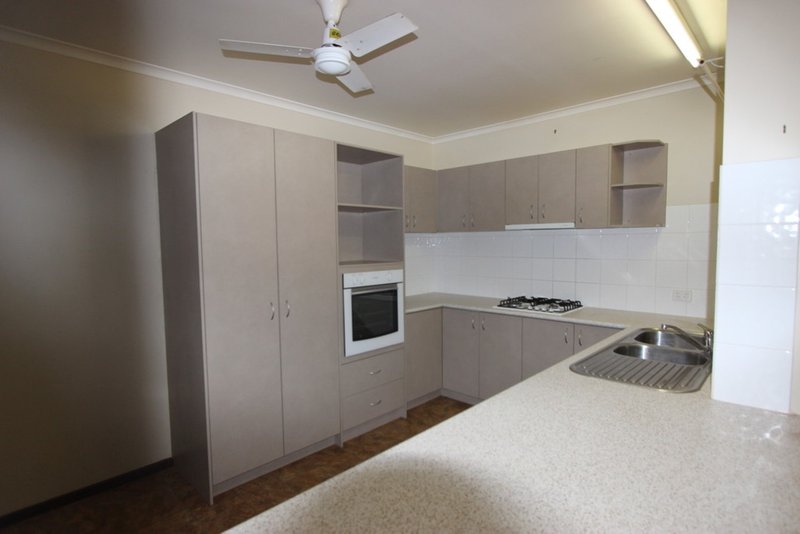 Photo - 13 Leonard Way, Nickol WA 6714 - Image 3