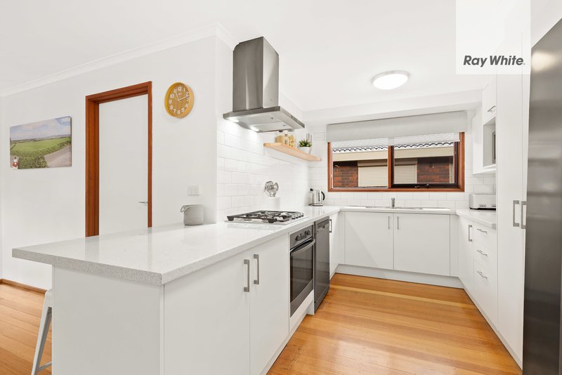 Photo - 13 Lewis Close, Mill Park VIC 3082 - Image 3