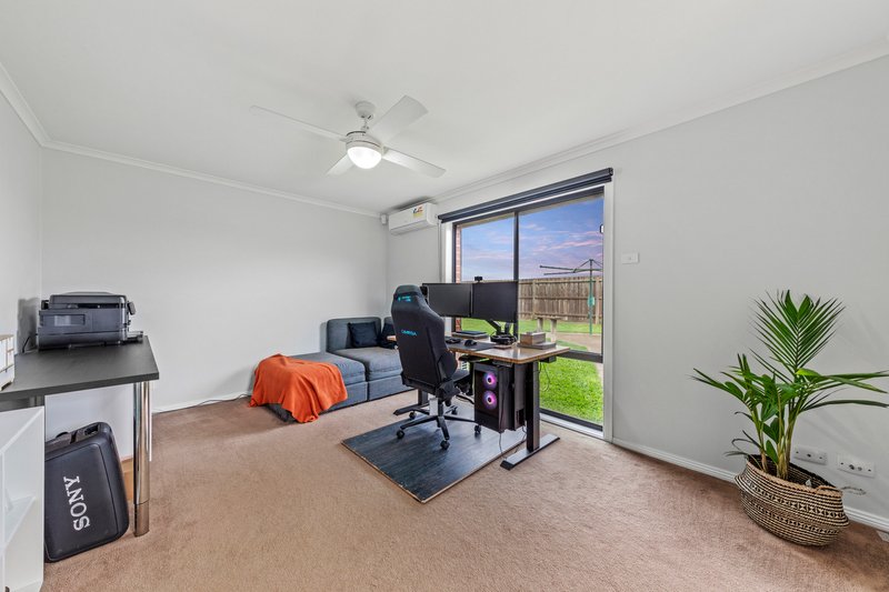 Photo - 13 Licodia Drive, Pakenham VIC 3810 - Image 15